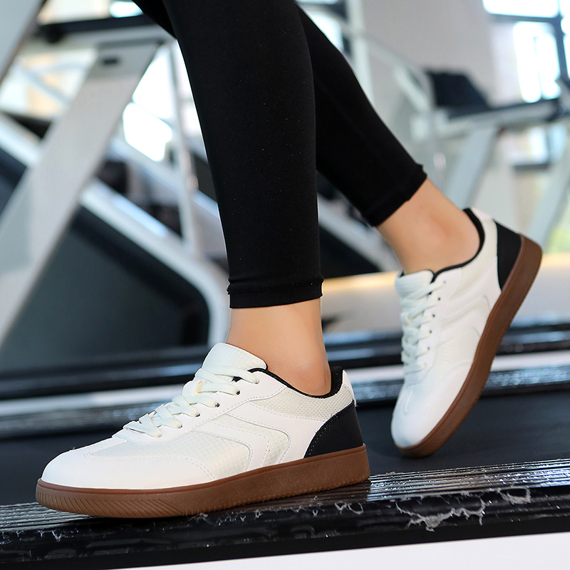 รองเท้าหัวกว้างแบบยูนิเซ็กส์ ห - Outdoor Sport Court บทวิจารณ์และราคา