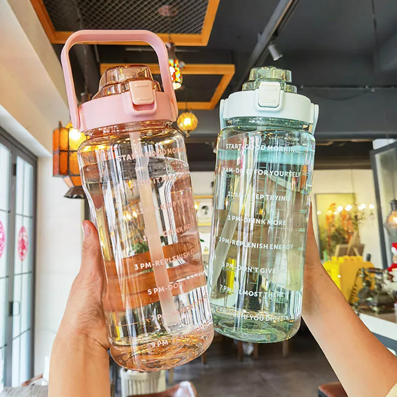 ขวดน้ำกีฬาแบบพกพาขนาด 2 ลิตรพร - Outdoor Sport Field บทวิจารณ์และราคา